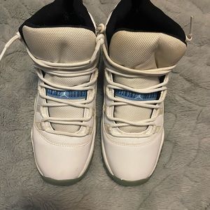 Air Jordan Legend Blue Concord 11’s